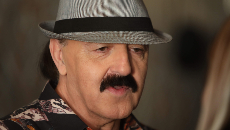 "KUPIO SAM KAFANU DA IMAM GDE DA PIJEM" Haris Džinović nikada iskrenijii: Konobari su me terali iz kafane!