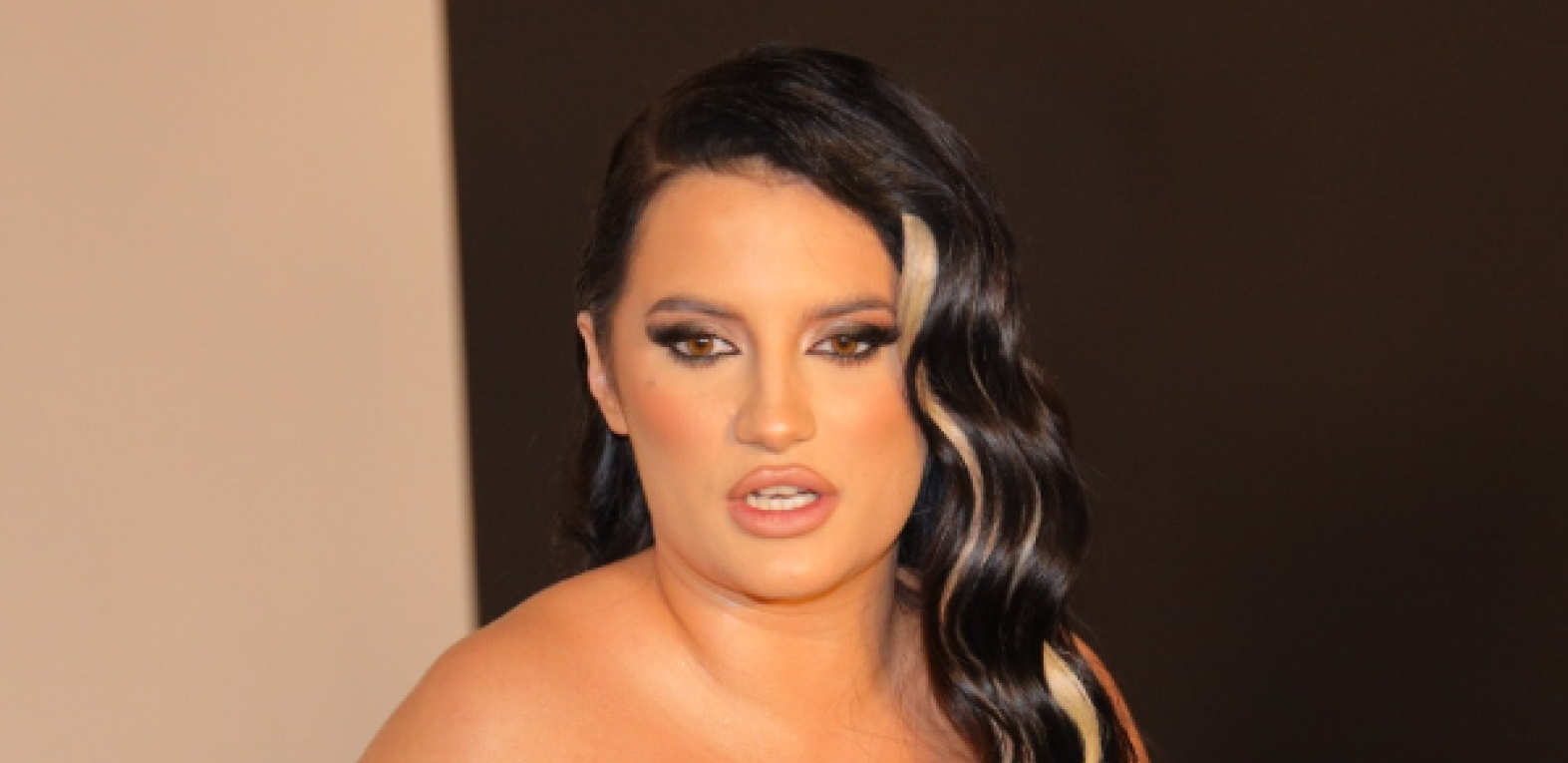 "POGREŠNI" Barbara Bobak okupila estradu na promociji nove pesme, kolege nisu krile oduševljenje, a pevačica priznala: Ova pesma je sve što sam ja!