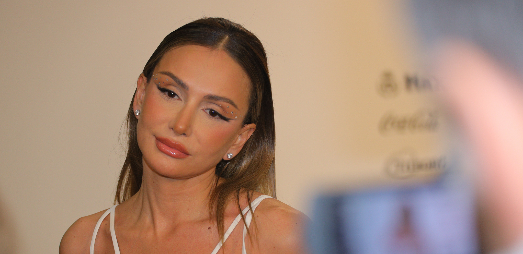 OVA UTICAJNA I MOĆNA ŽENA JE SESTRA EMINE JAHOVIĆ Gledali ste je na malim ekranima, a niko nije znao, evo i čime se bavi! (FOTO)