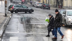 SNEG PADA U BEOGRADU Baba Marta ne posustaje, zabelela se prestonica (VIDEO)