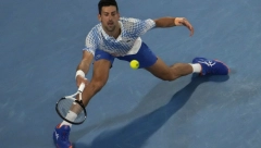 HRVATI OSULI PALJBU PO NOVAKU Mediji iz komšiluka smatraju da Novak "teroriše" Ivaniševića svojim ponašanjem