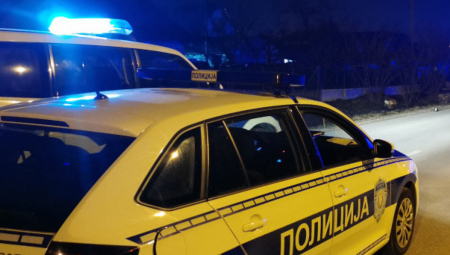 FILMSKA PLJAČKA U TEMERINU: Maskirani i naoružani razbojnici uleteli u menjačnicu!