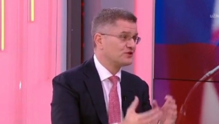 VUK MENJA DLAKU, A MIŠLJENJE UVEK Danas hvali Vučićev potez zbog kog mu je ranije pretio robijom! (VIDEO)