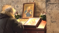 DA LI SE TREBA KRSTITI KADA PROLAZIMO PORED CRKVE? Otkrivamo da li ovaj običaj ima veze sa pravoslavljem