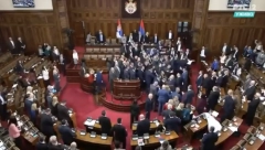 DIVLJAŠTVO - OBRUKALI SRBIJU I USREĆILI NAŠE NEPRIJATELJE Poslanici opozicionih stranaka pokušali da prekinu obraćanje Vučića, reklamirajući navodnu povredu Poslovnika