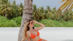 IZAZOVNA I U ČETVRTOJ DECENIJI Biljana mami na Maldivima