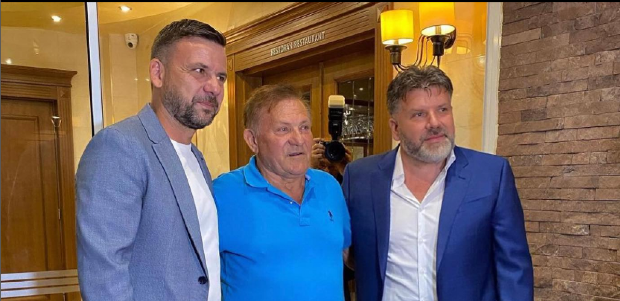 MILOŠ BOJANIĆ ORGANIZOVAO TAKMIČENJE U ŠARANJU JAJA Pevač je delio novčane nagrade, a evo ko je sudija (FOTO)
