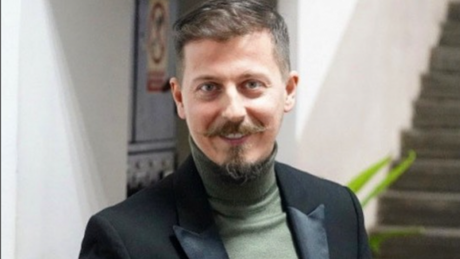 PORED PEVANJA DRUGA LJUBAV MU JE KUHINJA Dinča je pokazao koliko je vešt kuvar pa uradio ono što malo kome polazi za rukom (FOTO)