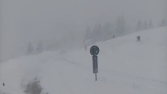 TRAGEDIJA U TUTINU Izgubio kontrolu nad motornim sankama i zakucao se u garažu!