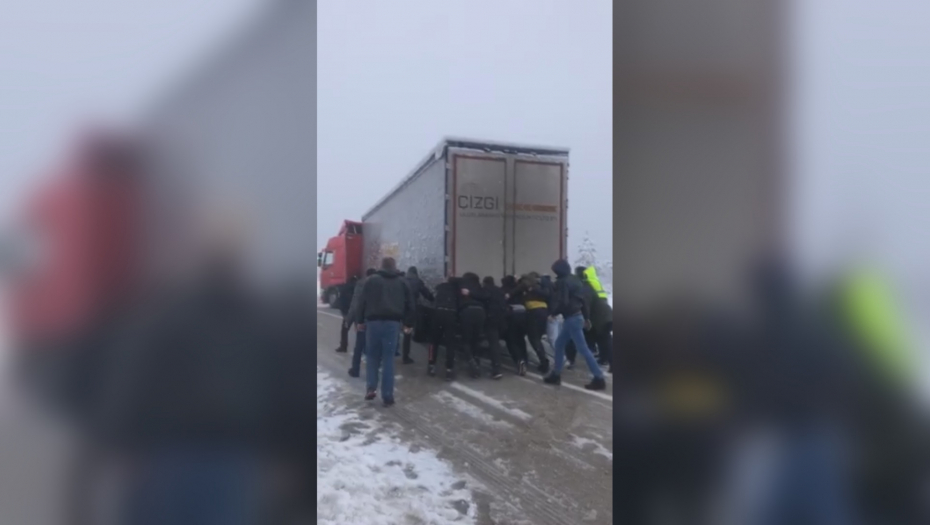 Srpska sloga pomera i šlepere