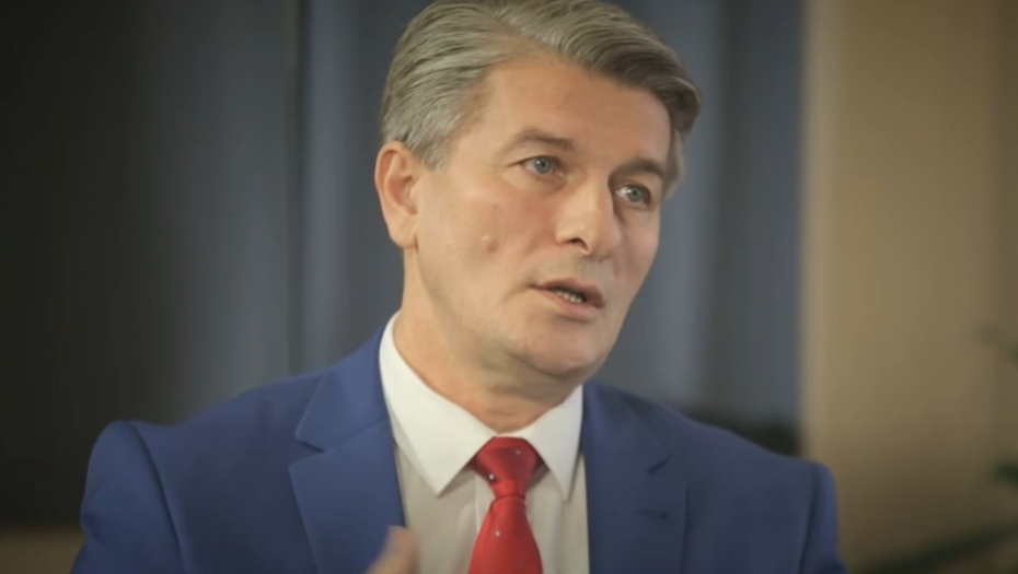 MEHMEDOVIC SVOJOM GLUPOŠĆU PRAVI OD SRBIJE NEPRIJATELJA Od lojalne Republike Srpske stvara novi problem