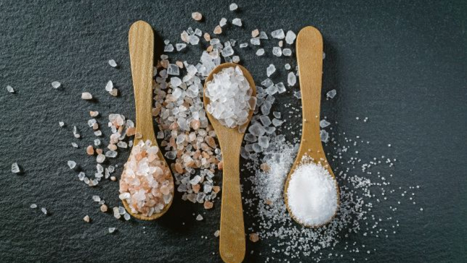 HRVATI POVLAČE ZAČIN KOG IMA I KOD NAS U proizvodu ima plastike!