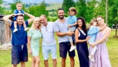 PRVA FOTOGRAFIJA UNUKE MARINKA ROKVIĆA  Dobila je ime po dedi i odavno nismo čuli da se neka devojčica tako zove