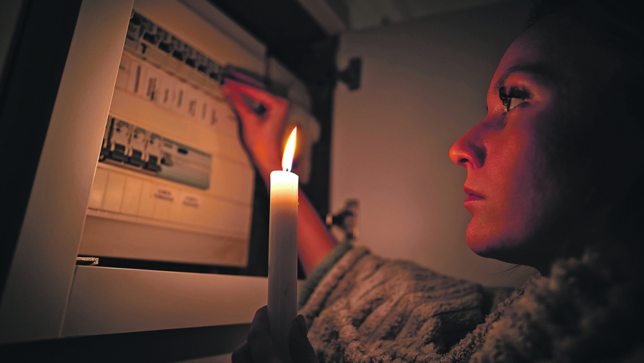 PADAVINE UGROZILE DOVOD ELEKTRIČNE ENERGIJE Bez struje ostalo oko 1.700 potrošača