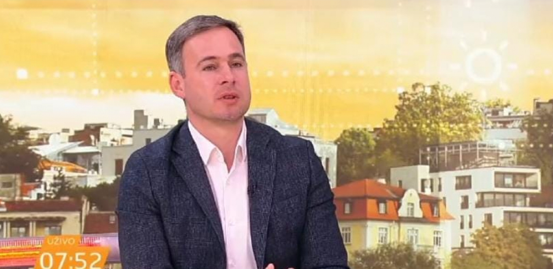KUKAVICA! Aleksić javno vređao advokata, pa se krio od suda!