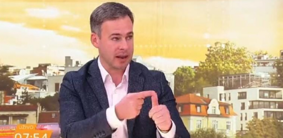 ALEKSIĆ PONOVO LAŽE Tvrdi da je na protestu bilo preko 100.000 ljudi, demantovao ga novinar i to na N1