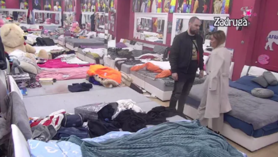 POSLE MAJE DOŠAO KOD ANE Zvezdan ne zna na koju će STRANU, brine da li mu je bivša žena nešto ZAMERILA