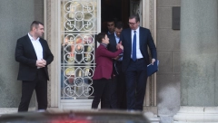 ZAVRŠEN SASTANAK SA PREDSEDNIKOM VUČIĆEM Premijerka i ministri iz SNS napustili zgradu Predsedništva (FOTO)