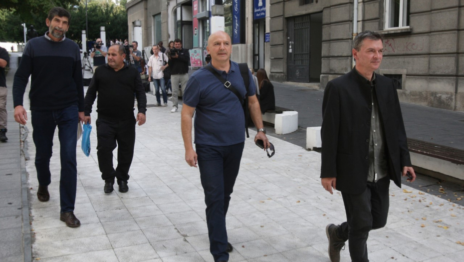 ĆUTIN PAJTOS DAVAO DOZVOLE  ZA MINI-HIDROELEKTRANE Alo! otkriva ko je, u stvari, profesor koga je Jovanović dizao u nebesa u parlamentu