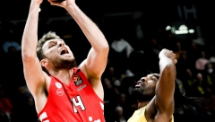 OLIMPIJAKOS BOLJI OD MAKABIJA Vezenkov ponovo najbolji, Milutinov zapažen