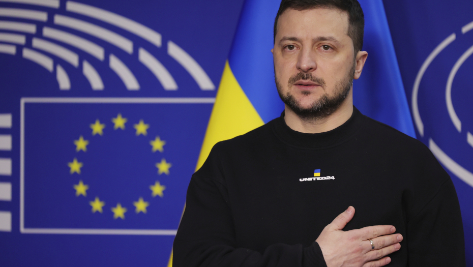 ZELENSKI U AVIONU FRANCUSKE VLADE Evo gde se sada nalazi predsednik Ukrajine