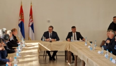 PREDSEDNIK SRBIJE U KURŠUMLIJSKOJ BANJI Vučić se sastao sa građanima Merdara: Sve sam vaše primedbe dobio (VIDEO)