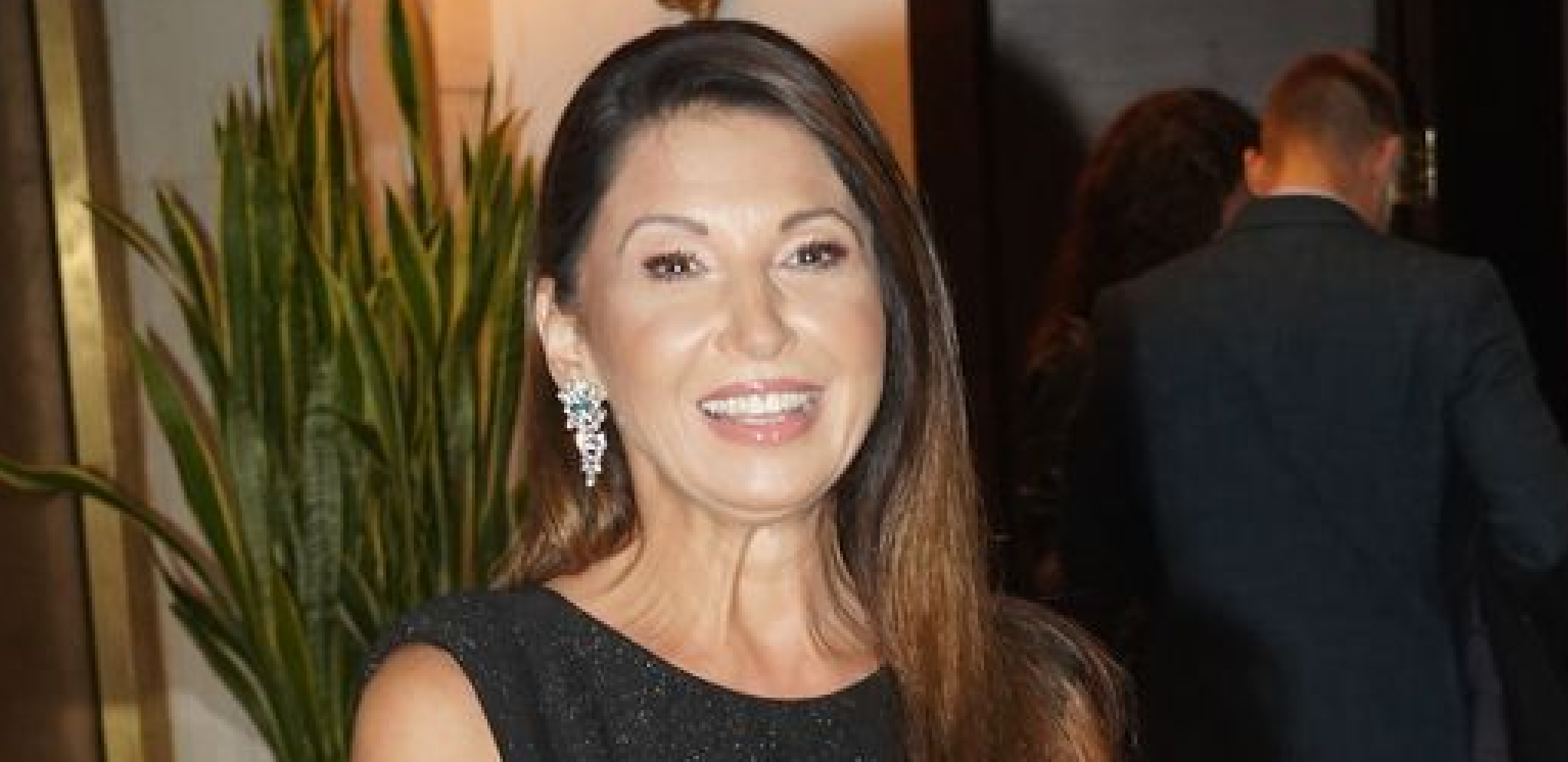 ROĐENDAN ZA PAMĆENJE Sanja Marinković je blistala na njen dan, a mikrofona se latio i Dačić, pa zapevao ovaj veliki hit (FOTO)