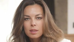 KATARINA RADIVOJEVIĆ SE TRESE, UVIJA I MLATI NA REJVU Ljudi je sa nevericom gledali, glumica jedva stoji na nogama