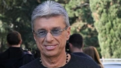 ŠOKIRAĆETE SE KAD VIDITE KOLIKA JE POPOVIĆEVA PENZIJA Od Granda ima milione, vozi luks limuzine, ali se penzije ne odriče