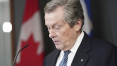 GRADONAČELNIK PODNEO OSTAVKU ZBOG LJUBAVNICE Ženi poručio "Oprosti, Barb"