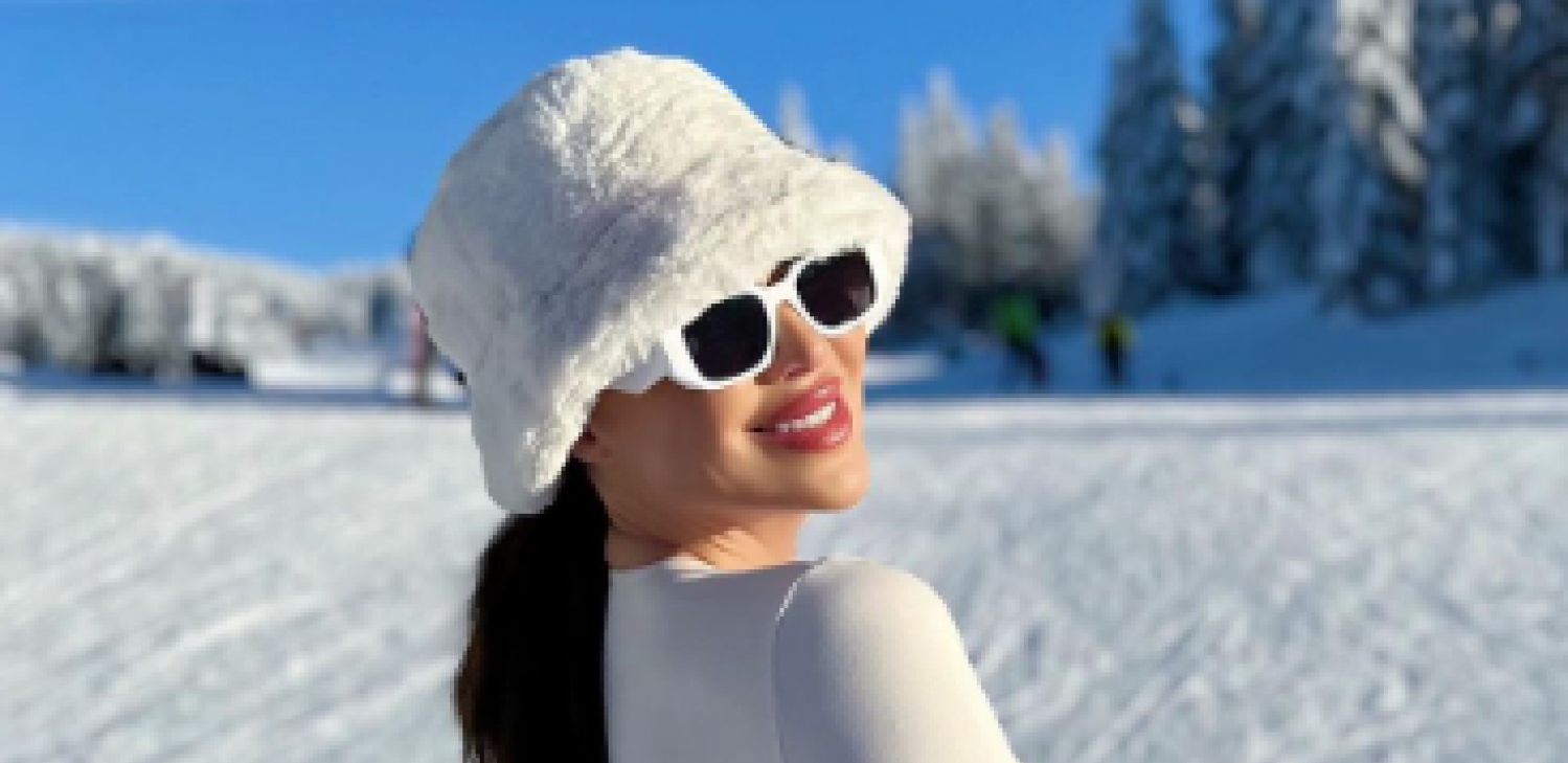 ZIMA,  ZIMA, PA NEKA JE Stanija pozirala na snegu, obukla se u belo, a svi komentarišu samo jedan ukrućeni detalj (FOTO)