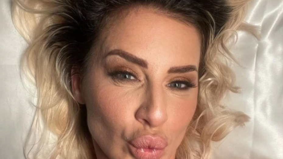 DUBOKI DEKOLTE I USKA HALJINA Zavirite na proslavu 41. rođendana Milice Dabović: BIVŠA KOŠARKAŠICA POSLALA JE JAKU PORUKU