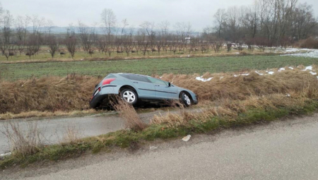 ZMAJEVO ZAVIJENO U CRNO Žena koja je sletela s puta ostavila troje dece iza sebe
