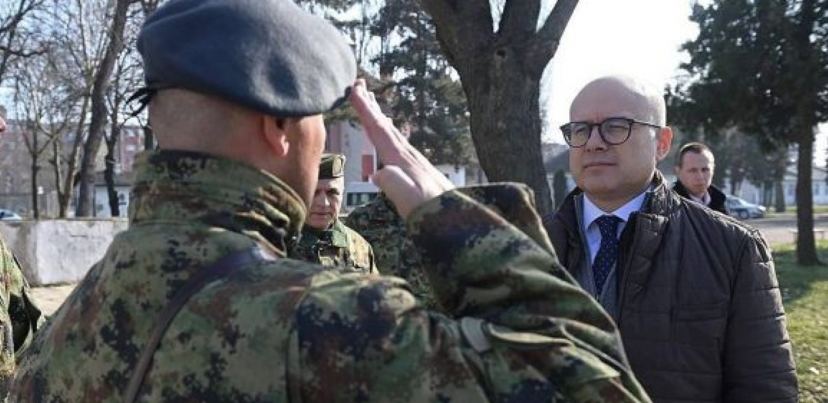 VUČEVIĆ OBIŠAO PRVU BRIGADU KOPNENE VOJSKE Ministar odbrane se uverio u njihovu spremnost da reše sve zadatke koji im se nađu na putu! (FOTO)