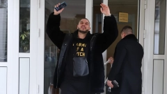 "SUDIJA JE OKONČALA OVU SMEJURIJU" Dejan Dragojević napokon razveden, nakon ročišta pokazao srednji prst i BIVŠOJ PORUČIO OVO
