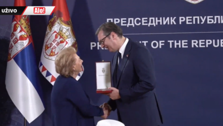 "SVE ŠTO IMAM DALA SAM GLUMI" Radmila Živković odlikovana na Dan državnosti