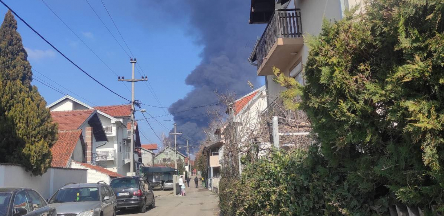 GORELO 1.500 KVADRATA PREDUZEĆA Lokalizovan požar na Galenici (FOTO/VIDEO)