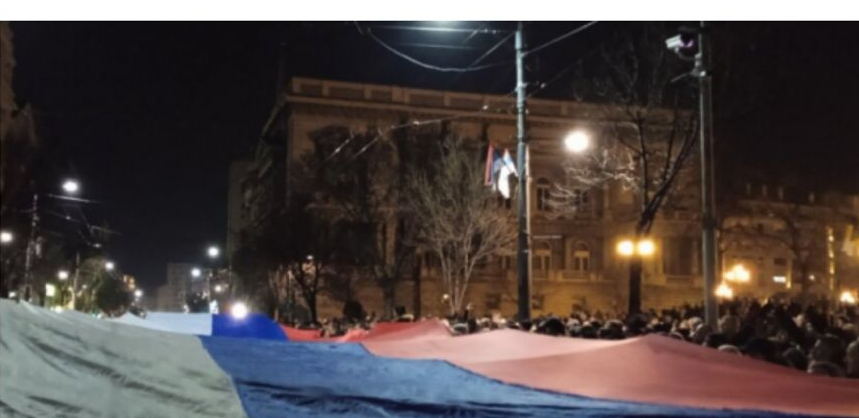 KURTI I ŠIPTARSKI MEDIJI ODUŠEVLJENI Priština se raduje i zahvaljuje ekstremistima koji su sinoć divljali po Beogradu (FOTO/VIDEO)
