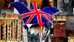 "CRNI OBLAK" IZNAD BAKINGEMSKE PALATE Sat otkucava pre krunisanja kralja Čarlsa, a prinčevi i dalje "na krv i nož"