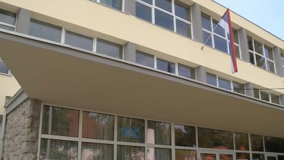 CRNO JUTRO U PAVLOVCU Poginula učiteljica, đaci se vraćaju kući