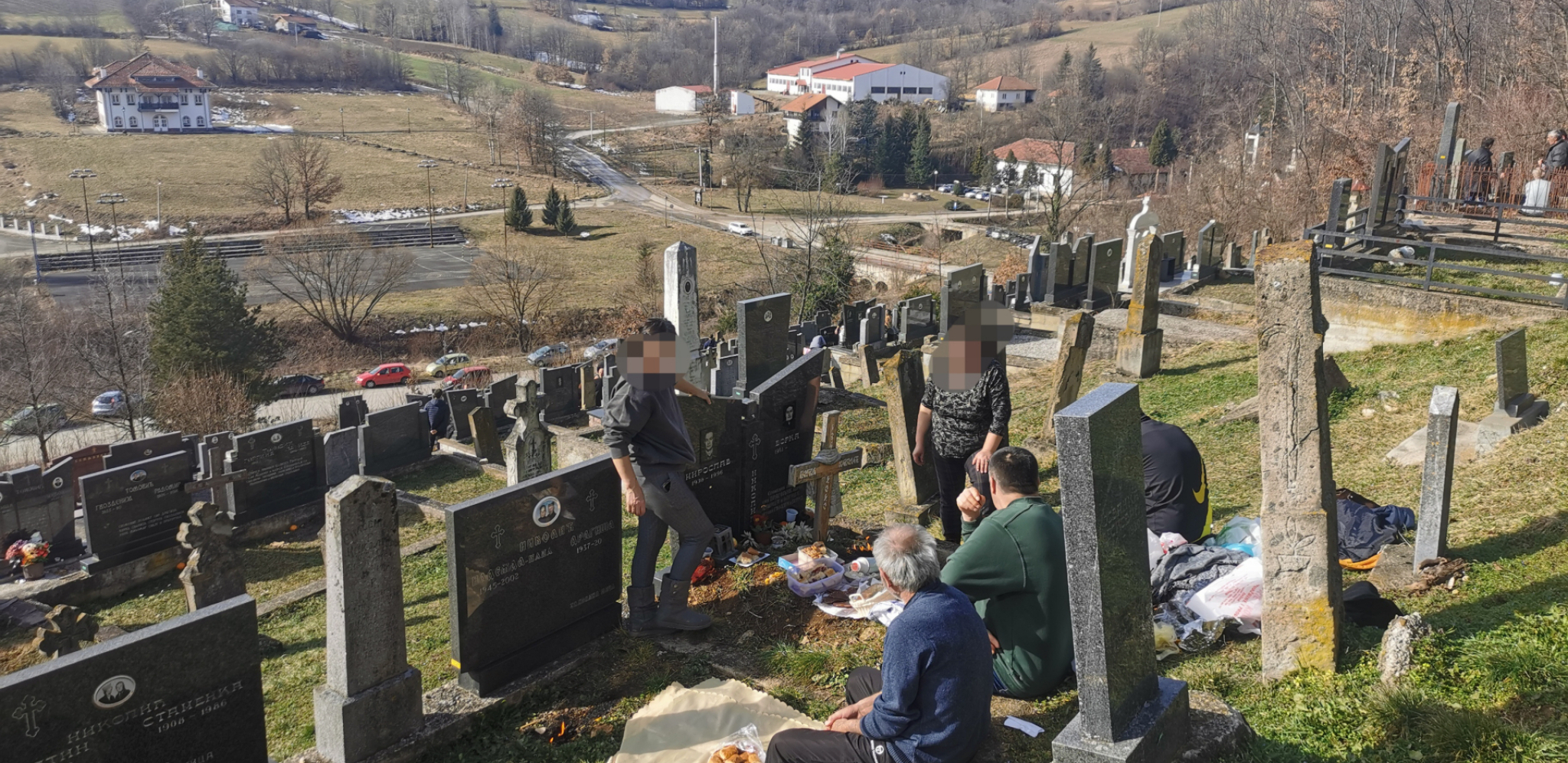 U SUBOTU SU VELIKE ZIMSKE ZADUŠNICE Evo šta sve treba da ponesete na groblje
