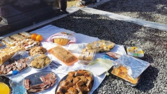 DANAS SU LETNJE ZADUŠNICE Evo da li treba nositi hranu na groblje ili postaviti trpezu u kući