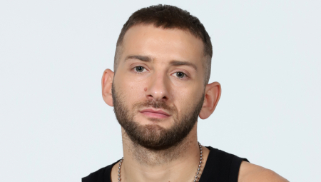 ZLOSTAVLJAJU ME JER NE ŽELIM BRAK I DECU Pevač otkrio detalje svog života koji lede krv u žilama