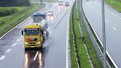 VOZAČI, OPREZ! Telefonirate u toku vožnje? Uskoro vam stiže NEPRIJATNO iznenađenje!