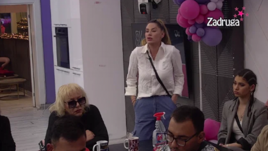 "ONA JE IZDAJNIK, JA SAM BILA NJEN PSIHOTERAPEUT" Anina drugarica iznela optužbe na njen račun koje ostavljaju bez teksta, skandalčina (FOTO)