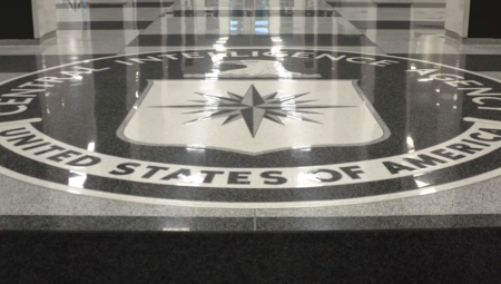 CIA VRBUJE RUSE Nude novac za informacije o rukovodstvu u Kremlju