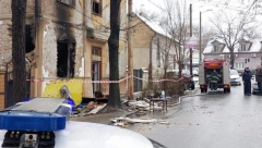 ALO! NA MESTU EKSPLOZIJE U ZEMUNU Zgrada potpuno uništena, komšije i rođaci na ulicama u neverici! (FOTO+VIDEO)