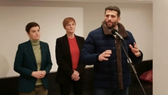 ULOŽENO VIŠE OD 220 MILIONA DINARA Gradonačelnik Šapić i premijerka Brnabić obišli rekonstruisano pozorište „Dadov” (FOTO)
