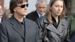 PEVAČ NEMOĆAN Supruga Zdravka Čolića prelomila i donela neočekivanu odluku, on zanemeo od šoka, ćerke ga molile jedno!