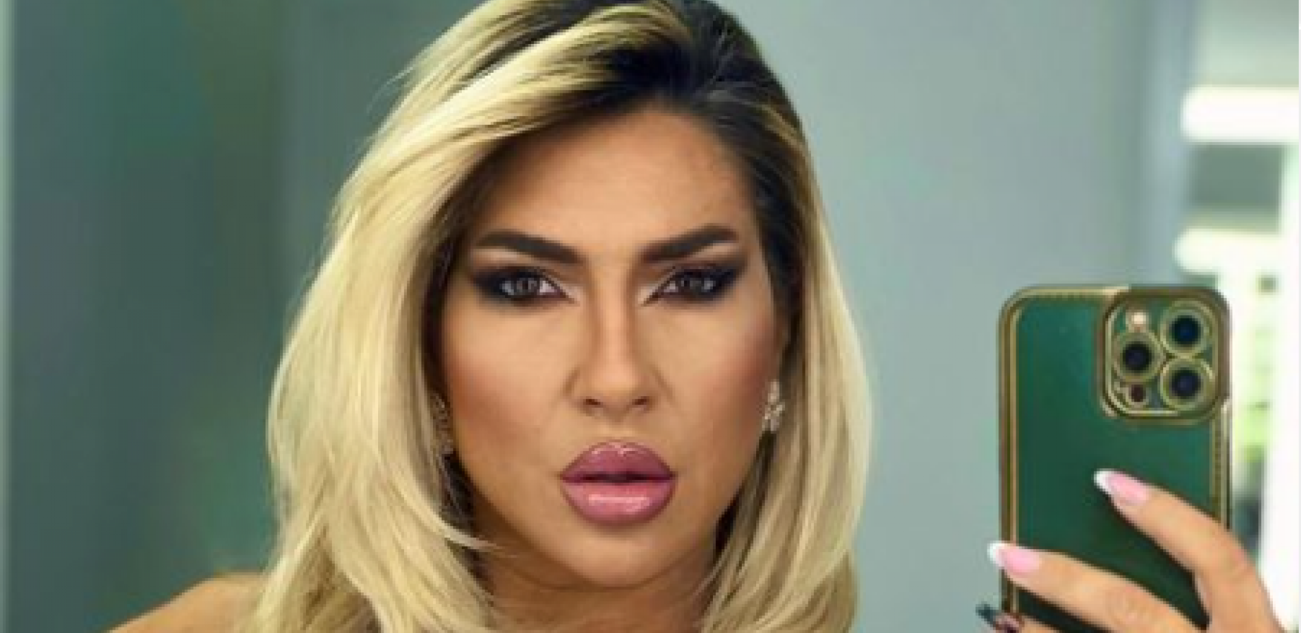 ŠOKIRALA NOVIM IZDANJEM Jovana Jeremić otišla korak dalje, freska na njenim grudima zabezeknula sve! (FOTO)